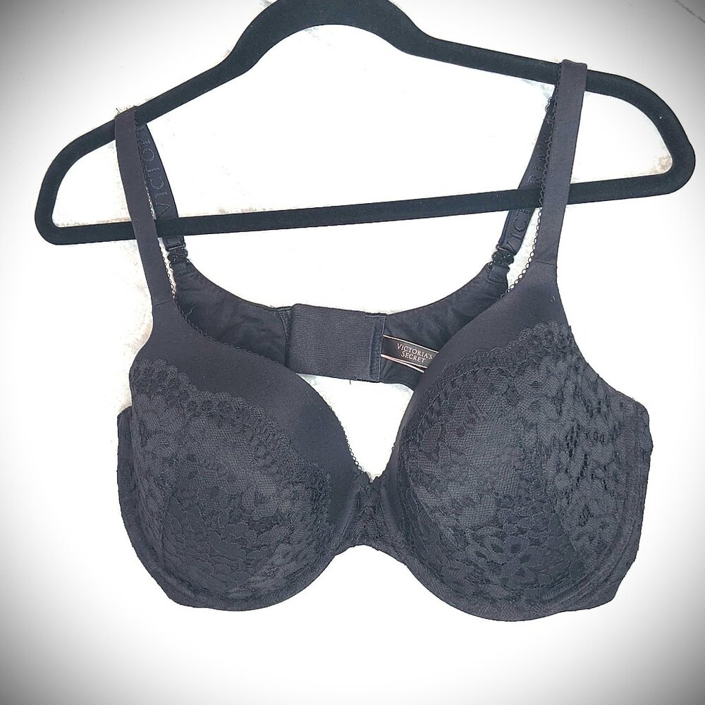 Victoria's Secret - Body by Victoria - Black lace - lined Perfect coverage- 40D